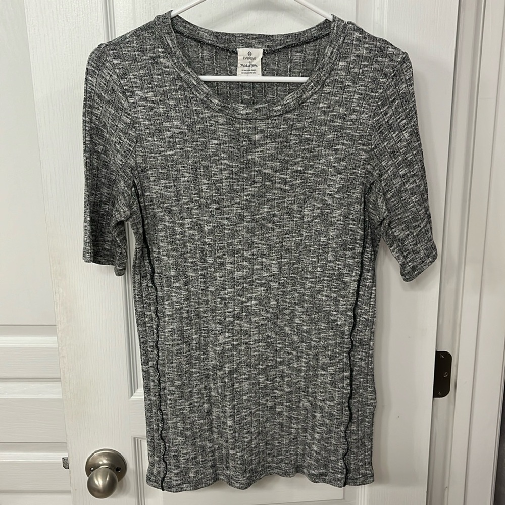 Evereve x Michael Stars Black and White heathered t-shirt size medium